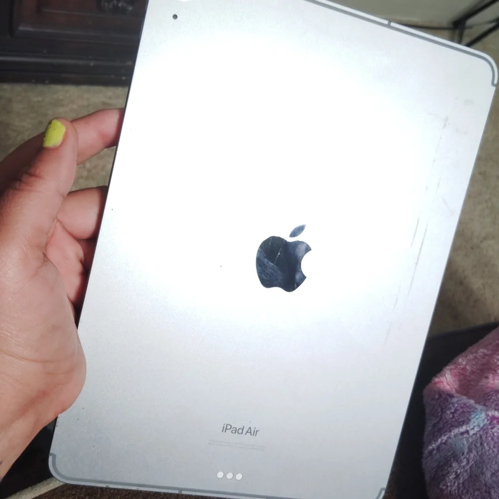 Apple Silver iPad Sleek Design Tablet